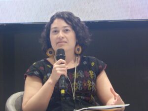 Juliana Gonzales en evento sobre racismo en Cartagena con la Comisión de la Verdad e Instituto CAPAZ
